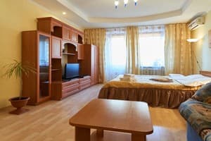 Квартира Home Hotel ул. Малая Житомирская, 10-1