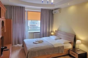 Квартира Home Hotel ул. Малая Житомирская, 10-1. Однокомнатная квартира, ул. Малая Житомирская, 10 на 4-м этаже 2