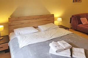 Квартира Home Hotel ул. Малая Житомирская, 10-1. Однокомнатная квартира, ул. Малая Житомирская, 10 на 4-м этаже 3