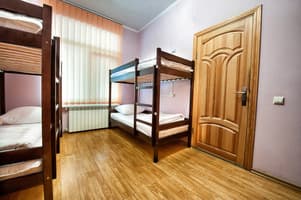 Хостел Pallet Hostel. Место в женском 4-местном номере  2